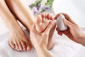 7 Reasons why Mani-Pedi Home Services are important